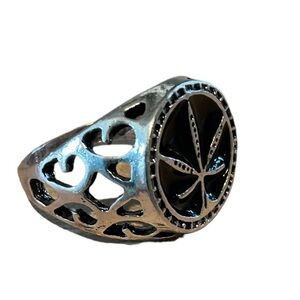 Vintage Style Leaf Decor Silver Tone Size 9 Unisex Ring